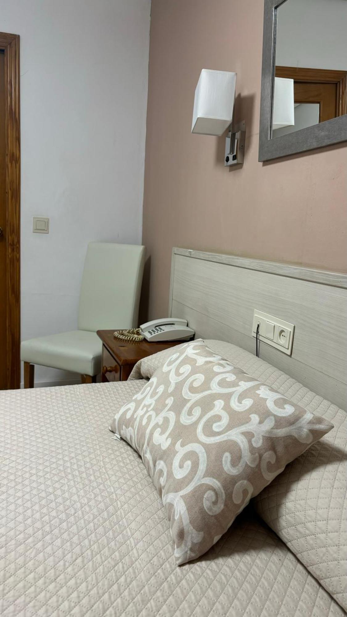 Hostal Atienzar Albacete Dış mekan fotoğraf